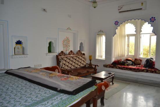Hotel Aravali View Palace Udaipur Extérieur photo